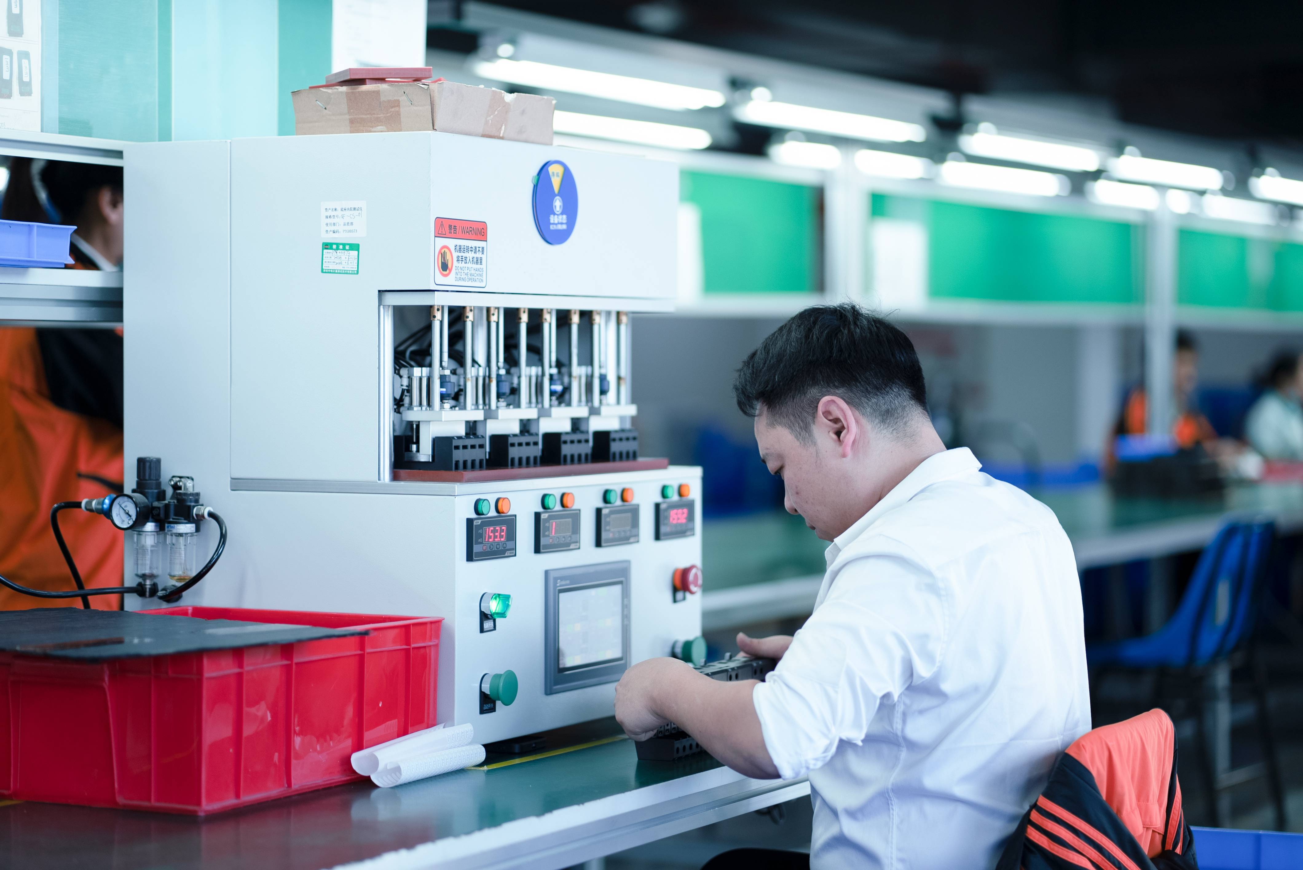 生產(chǎn)車(chē)間 生產(chǎn)車(chē)間