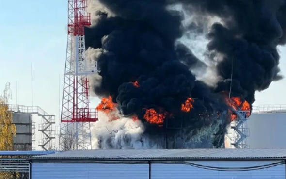 雷電預(yù)警系統(tǒng)助力油庫安全：解決油庫雷擊火災(zāi)隱患