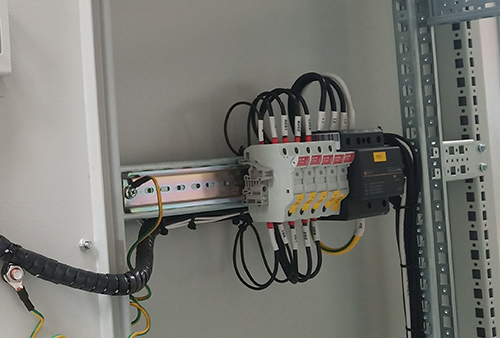配電箱內浪涌保護器如何配備