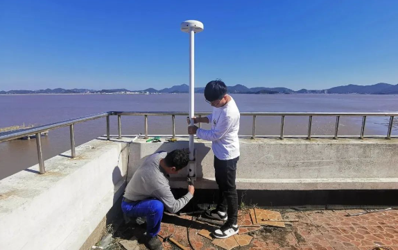 智能升降預(yù)警控制聯(lián)動